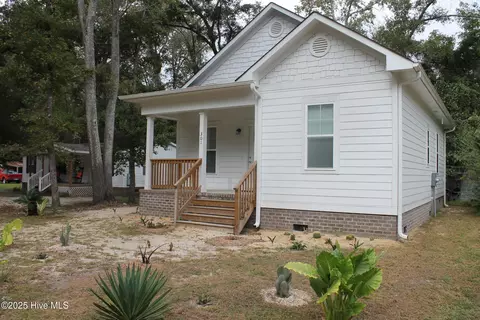 301 E Goodman St, Fair Bluff, NC 28439