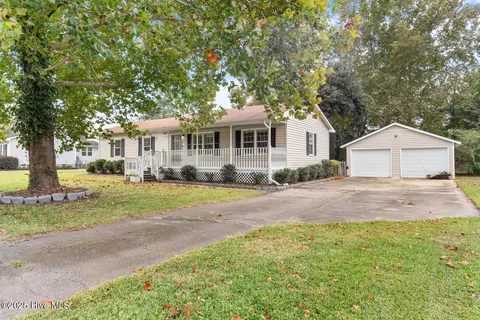 104 Maiden Ln, Jacksonville, NC 28546