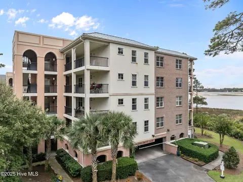 2100 Marsh Grove Ln UNIT 2404, Southport, NC 28461