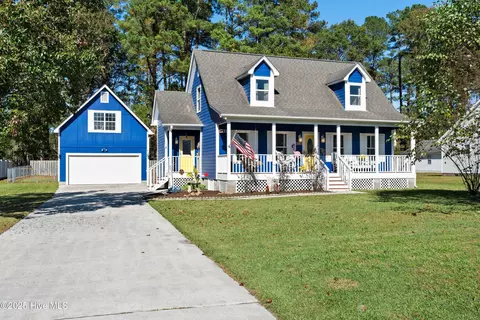 124 Marlboro Farms Rd, Rocky Point, NC 28457