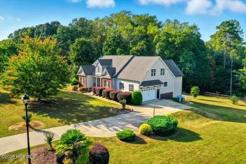 104 T R Dr, Clayton, NC 27520