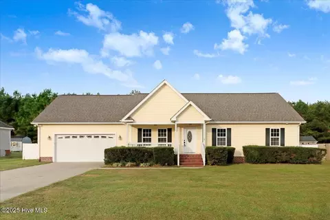 205 Autumn Ridge Dr, Pikeville, NC 27863