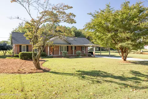 6175 Maxwell Rd, Autryville, NC 28318