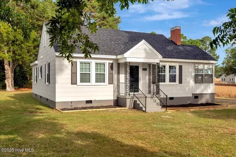 211 W Central St, Seaboard, NC 27876