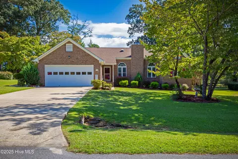 306 N Carolina Dr, New Bern, NC 28562