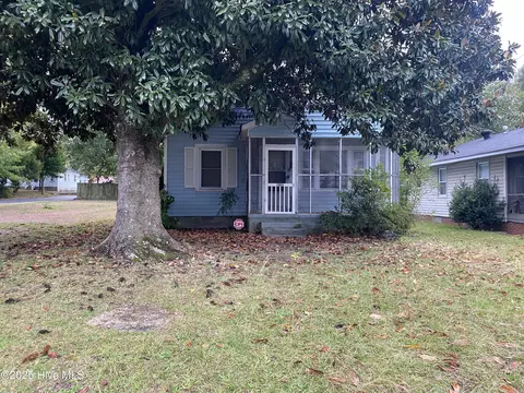 1303 Colonial Ave, Greenville, NC 27834