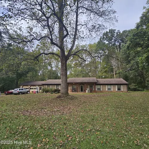 1901 Davenport St, Newton, NC 28658