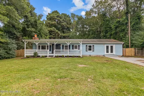 773 Sand Ridge Rd, Hubert, NC 28539