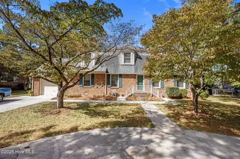 705 River Rd, Trent Woods, NC 28562