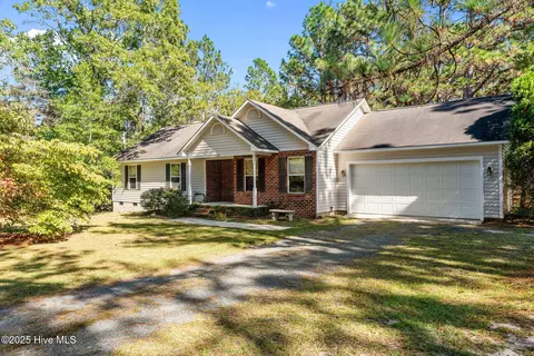 215 N Pear St, Pinebluff, NC 28373