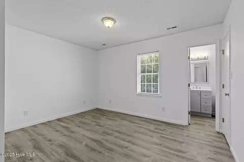 102 Freeport Ct, Hubert, NC 28539 photo 17