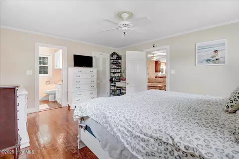 Bedroom - 314 Smith Chapel Rd, Mount Olive, NC 28365 photo 3 of 6
