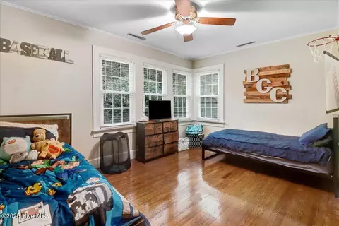Bedroom - 314 Smith Chapel Rd, Mount Olive, NC 28365 photo 5 of 6