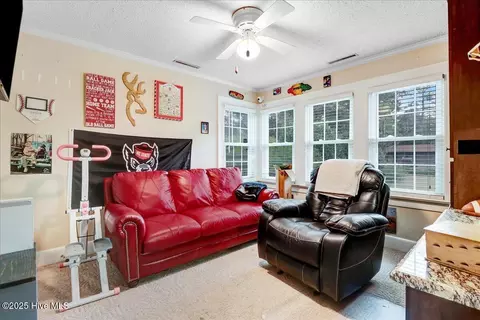Bedroom - 314 Smith Chapel Rd, Mount Olive, NC 28365 photo 4 of 6