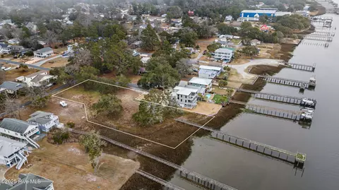 2016 Camelot Dr SW, Ocean Isle Beach, NC 28469