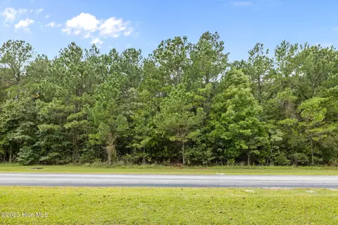207 Garbacon Dr, Beaufort, NC 28516