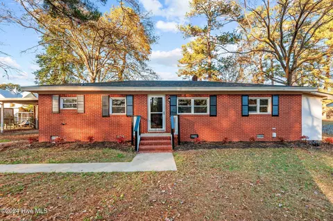 303 Woodview Dr, Goldsboro, NC 27530