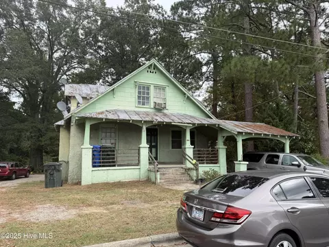 102 Parkview St W, Wilson, NC 27893