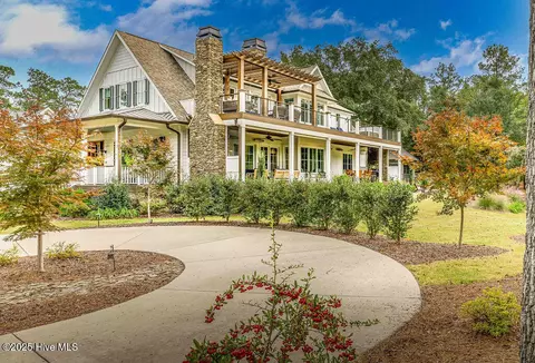 10 Inverrary Ct, Pinehurst, NC 28374