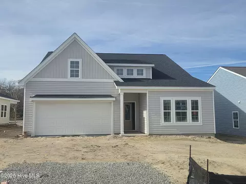 817 Schoolfield Dr, Sneads Ferry, NC 28460