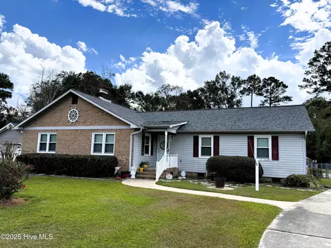327 Southwest Dr, Jacksonville, NC 28540