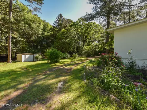 Exterior - 224 Foxfire Rd, Aberdeen, NC 28315 photo 2 of 8