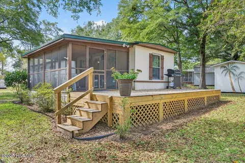 2645 Fairway Dr SW, Supply, NC 28462