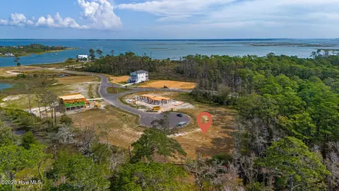 509 Swan Ct, Beaufort, NC 28516