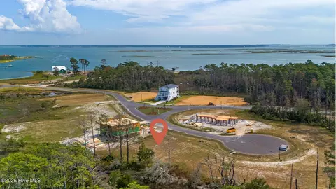 504 Swan Ct, Beaufort, NC 28516