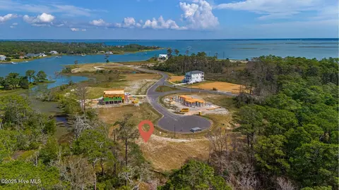 508 Swan Ct, Beaufort, NC 28516