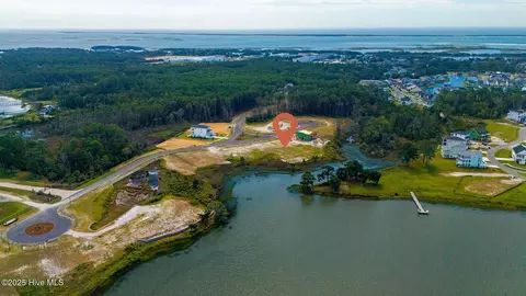 500 Swan Ct, Beaufort, NC 28516