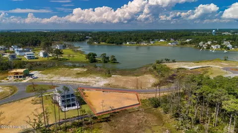 530 Freedom Park Rd, Beaufort, NC 28516