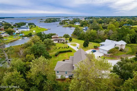 499 Ward Rd, Swansboro, NC 28584