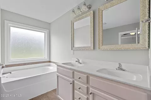 Bath - 104 Treasure Way, Hampstead, NC 28443 photo 1 of 4
