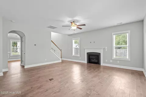 Living - 104 Treasure Way, Hampstead, NC 28443 photo 2 of 5