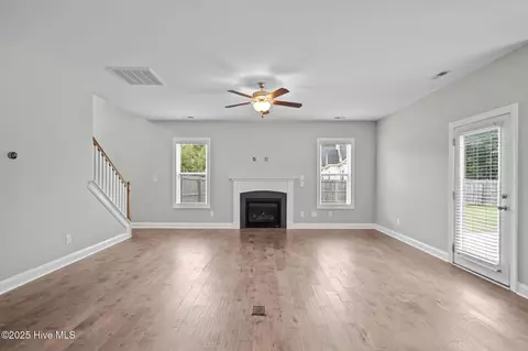 Living - 104 Treasure Way, Hampstead, NC 28443 photo 4 of 5