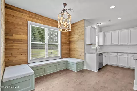 Dining - 104 Treasure Way, Hampstead, NC 28443 photo 1 of 1