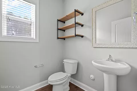 Bath - 104 Treasure Way, Hampstead, NC 28443 photo 4 of 4