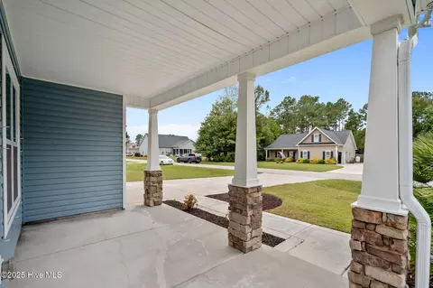Exterior - 104 Treasure Way, Hampstead, NC 28443 photo 3 of 8