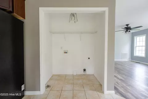 404 Silva Cv, Richlands, NC 28574 photo 8