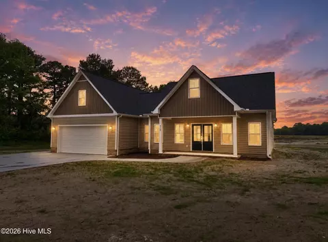 3128 Kelly Rd, Kinston, NC 28504