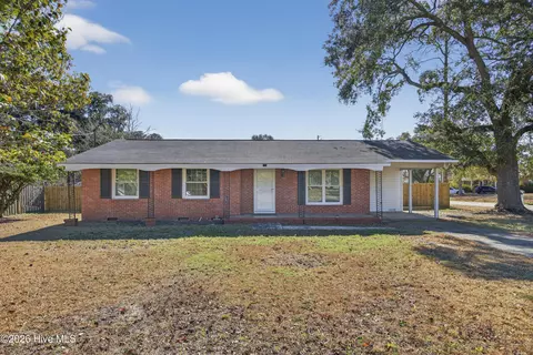 102 Dixie Dr, Leland, NC 28451