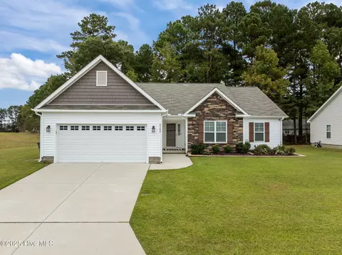 2349 Rhinestone Dr, Winterville, NC 28590