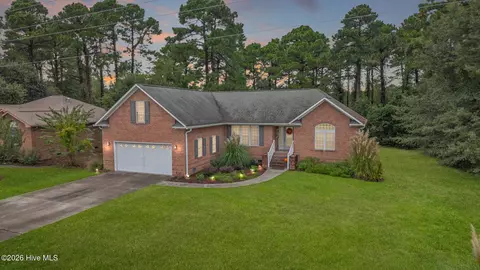 815 Pelican Dr, New Bern, NC 28560