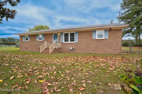 5493 Pine St, Bailey, NC 27807