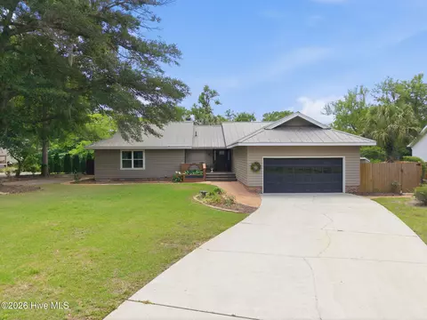 165 Gooseneck Rd W, Rocky Point, NC 28457