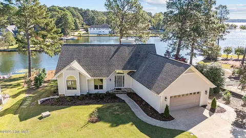 111 Wertz Dr, West End, NC 27376