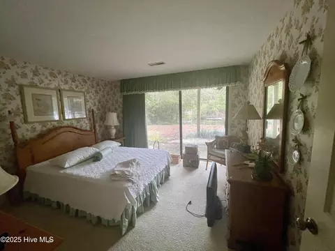 Bedroom - 1050 Burning Tree Rd, Pinehurst, NC 28374 photo 3 of 4