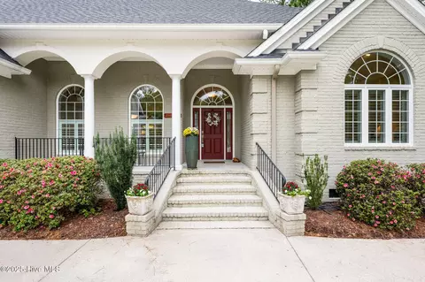 3800 Pine Needle Pl, New Bern, NC 28562