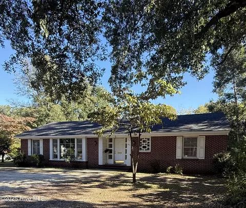 401 Marlboro St, Hamlet, NC 28345
